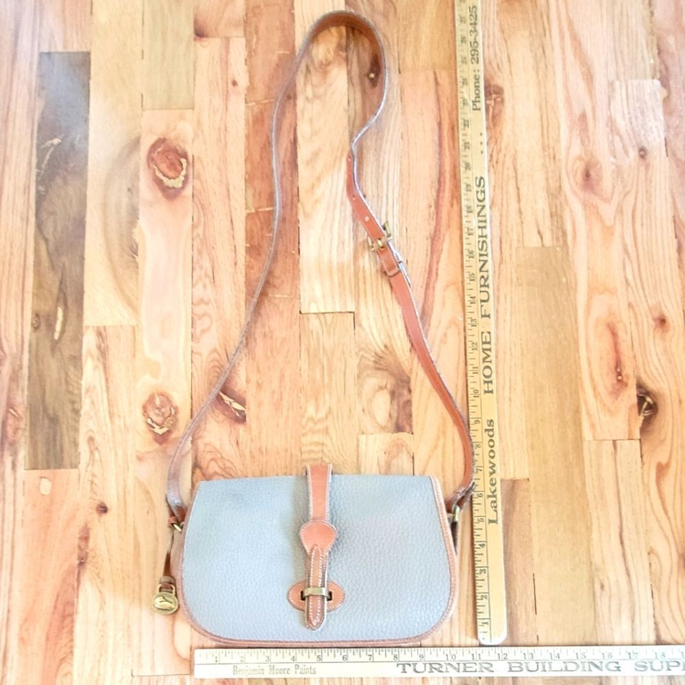 Vintage Dooney & Bourke Pebble Leather Over Under Taupe Crossbody Bag - Picture 2 of 16